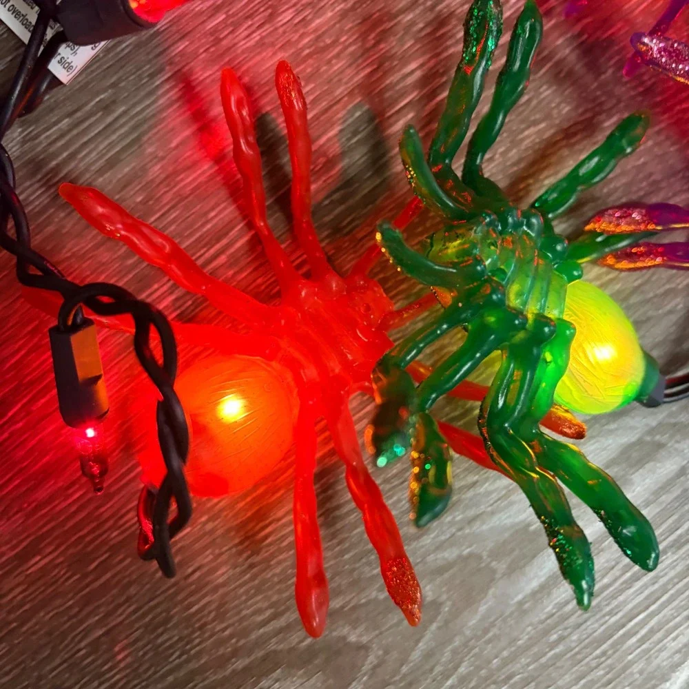 Hyde and EEK Boutique Halloween Spider Icicle Lights 10 Spiders 25 Count Black